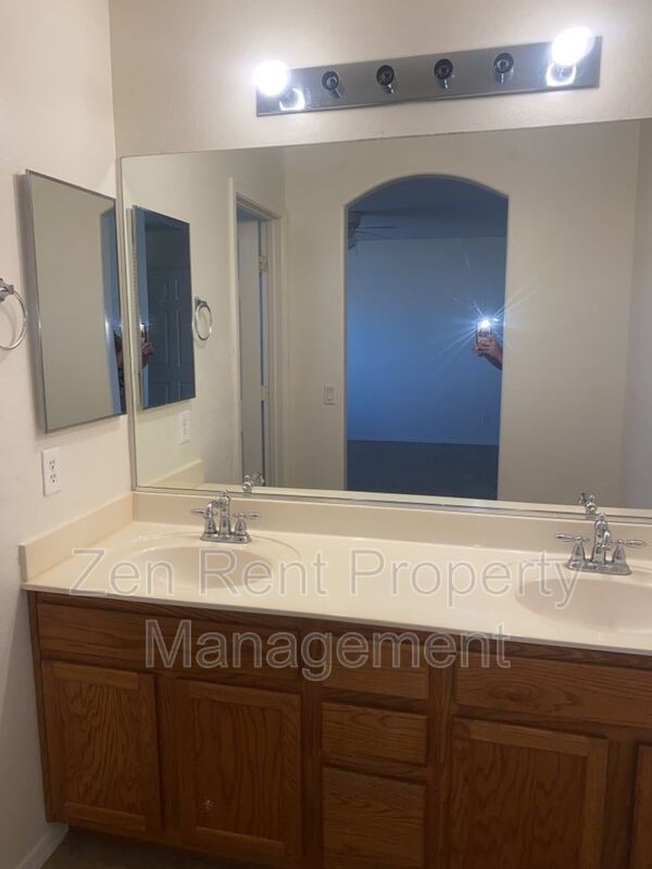 NEWLY LISTED - BEAUTIFUL HOME IN SAN TAN HEIGHTS! property image