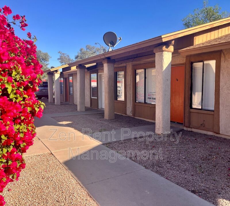 Newly Renovated 2Bd 1Bth in Mesa, AZ! Free App Fee upon signed lease! property image