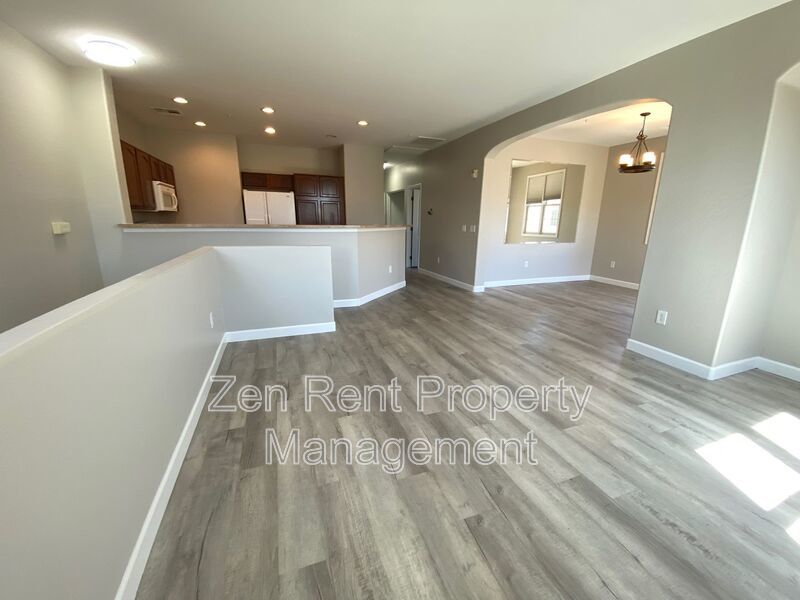 Resort-Style Living in Gilbert – 3 Bed Townhome Near SanTan Village property image