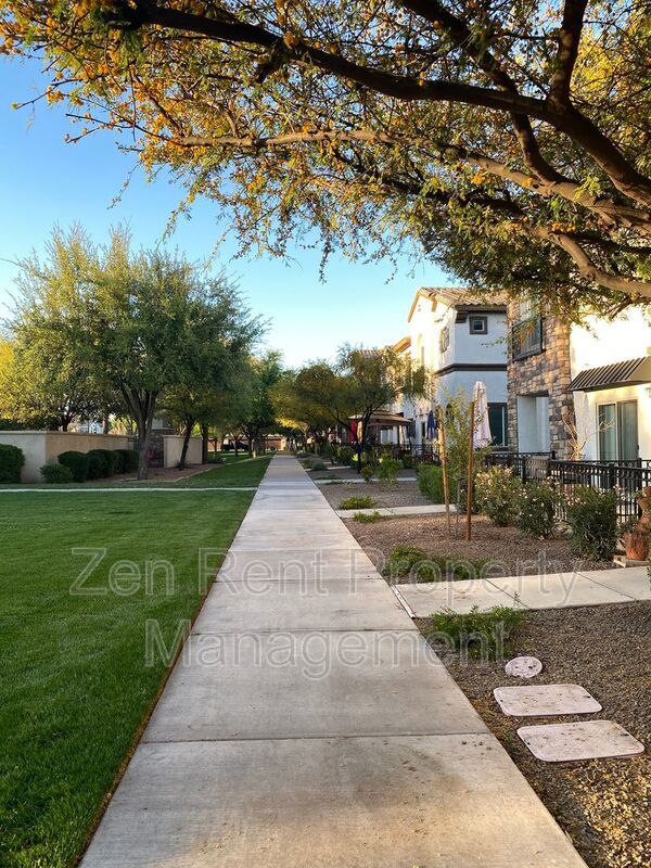 Resort-Style Living in Gilbert – 3 Bed Townhome Near SanTan Village property image
