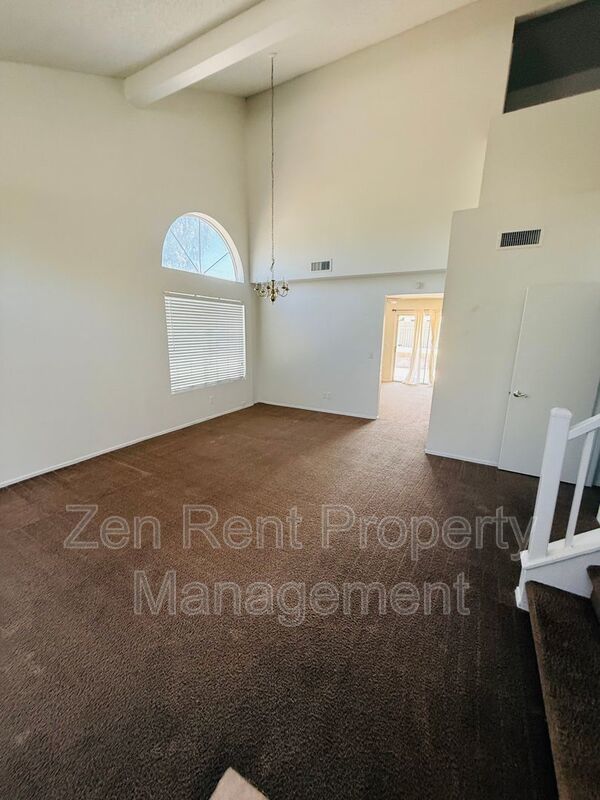 GREAT LOCATION WITH A COMMUNITY POOL property image