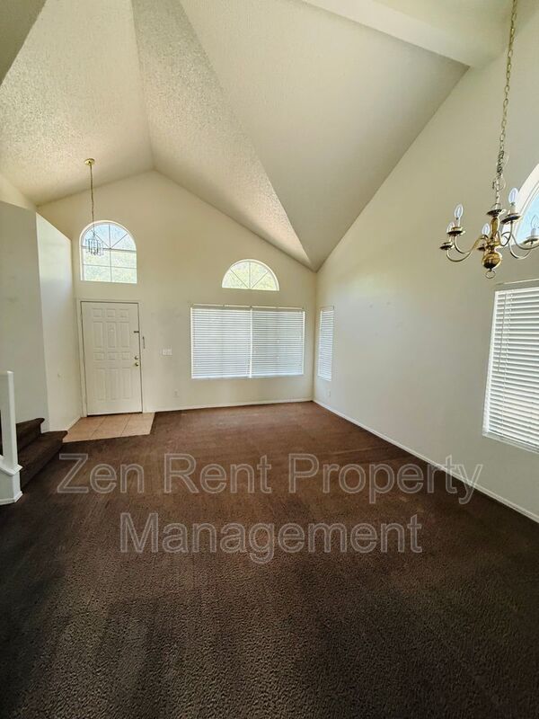 GREAT LOCATION WITH A COMMUNITY POOL property image