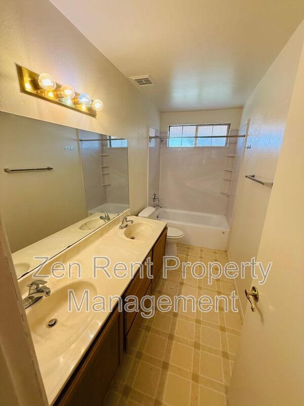 GREAT LOCATION WITH A COMMUNITY POOL property image