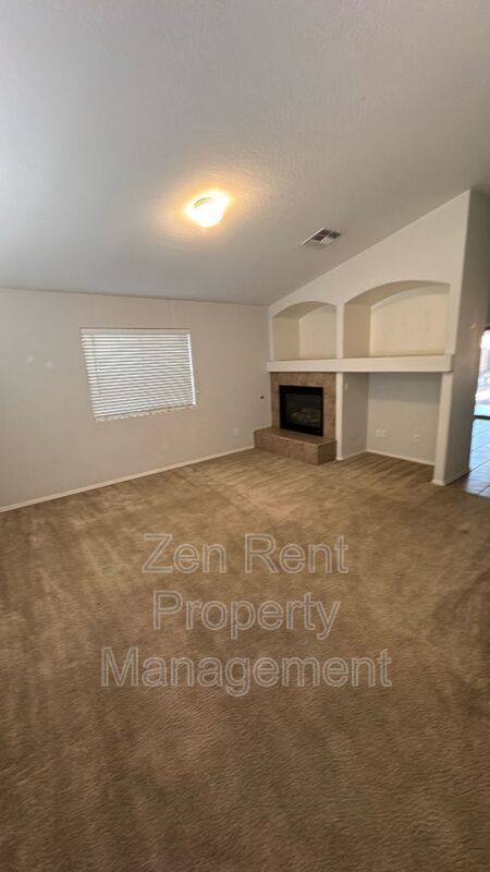 NEWLY LISTED - BEAUTIFUL HOME IN SAN TAN HEIGHTS! property image