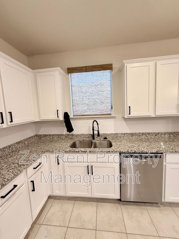 BEAUTIFUL Home in San Tan Valley with Mountain View’s! A Must See! property image