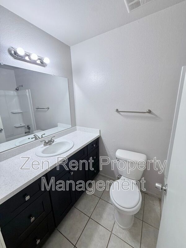 Newly Renovated 2Bd 1Bth in Mesa, AZ! Free App Fee upon signed lease! property image