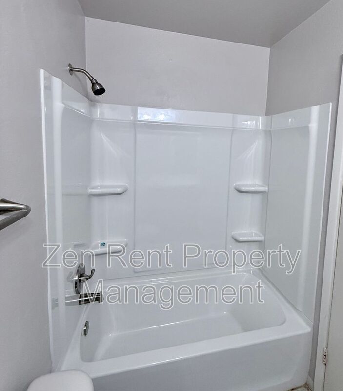 Newly Renovated 2Bd 1Bth in Mesa, AZ! Free App Fee upon signed lease! property image