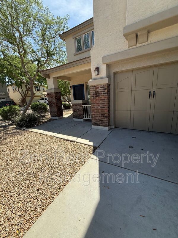 Beautiful Home in The Gardens- Free App Fee* property image
