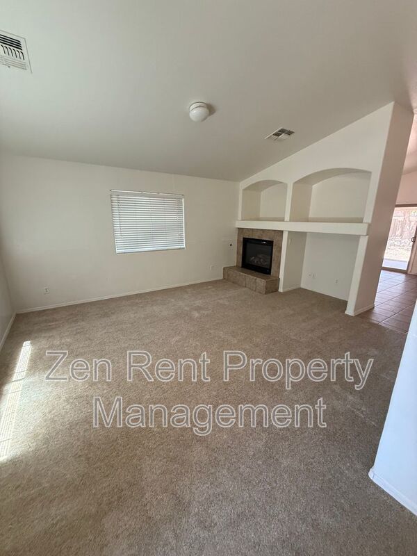 NEWLY LISTED - BEAUTIFUL HOME IN SAN TAN HEIGHTS! property image