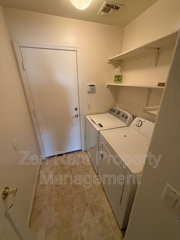NEWLY LISTED - BEAUTIFUL HOME IN SAN TAN HEIGHTS! property image