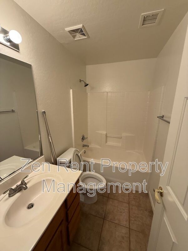 NEWLY LISTED - BEAUTIFUL HOME IN SAN TAN HEIGHTS! property image