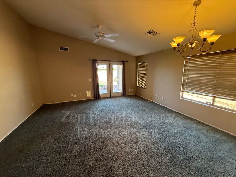 Beautiful 3 Bed, 2 Bath Home In Mesa! property image
