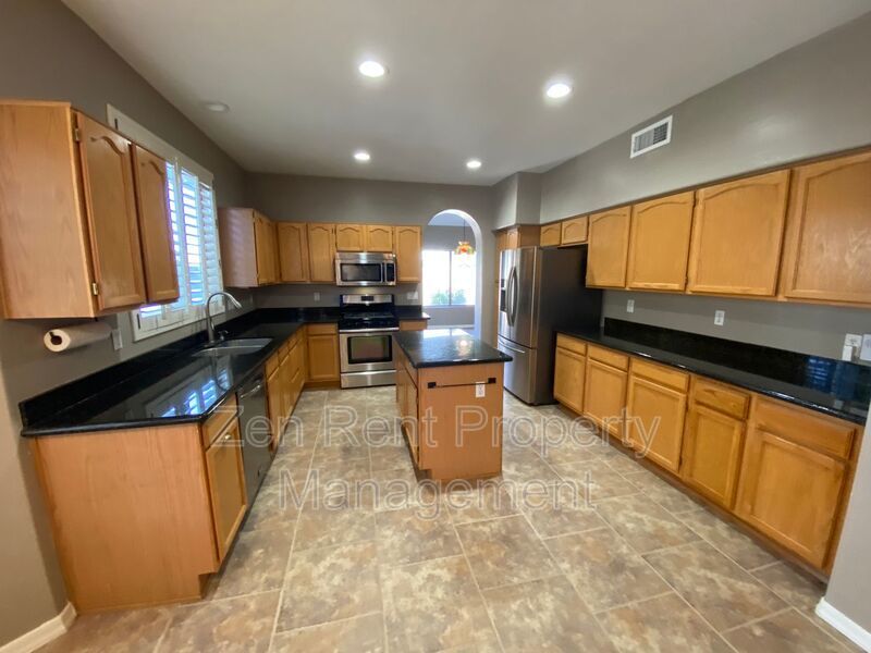 Heart of Gilbert property image